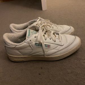 Classic Reebok, size 9